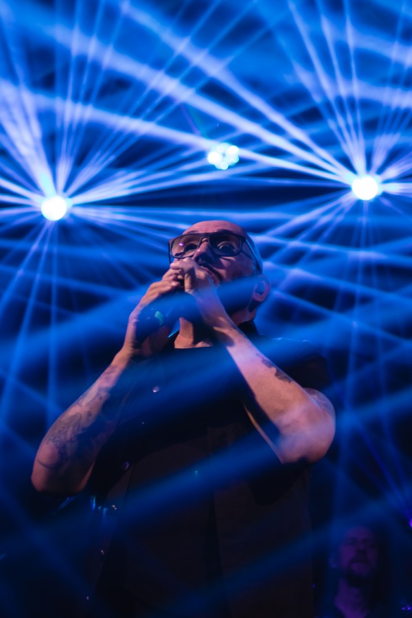 Koncert specjalny pamięci Grzegorza Ciechowskiego (ACKiS Od Nowa, 14.12.2019) [fot. Jessica David]